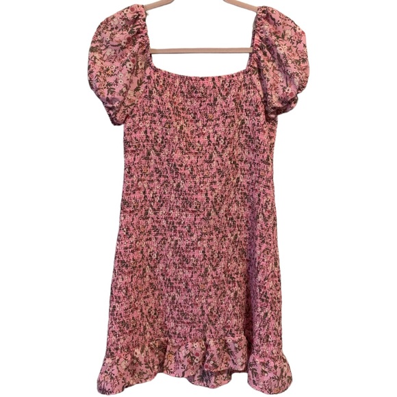 🍄 Smocked Cut-Out Dress NWT Madden NYC Junior Large Short Puffy Sleeves Floral - Picture 3 of 11